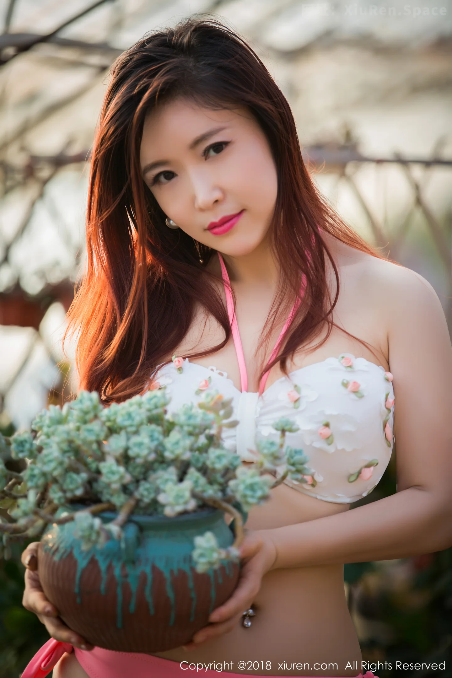 图片[5]-[XiuRen秀人网]VOL.924 嫩模西希白兔花房里性感内衣半脱粉红内裤秀丰满翘臀诱惑写真49P-秀人网官方网站